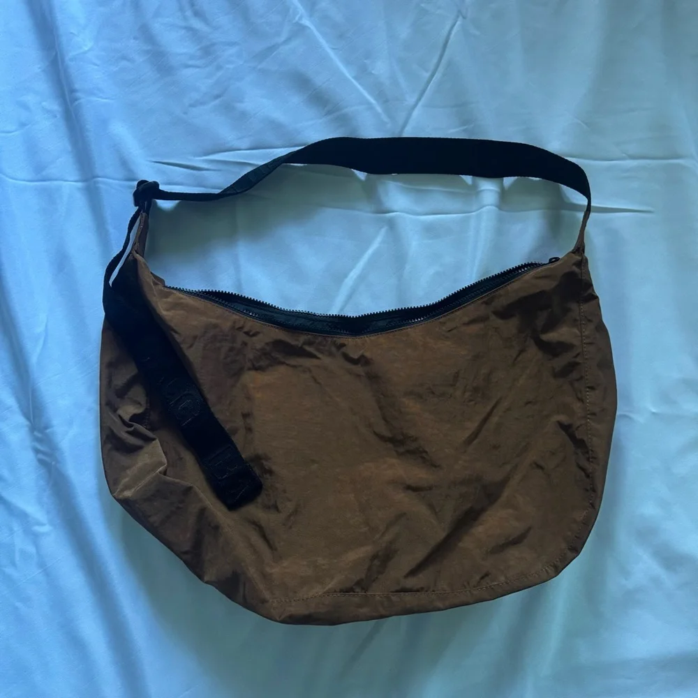 Baggu Crescent Large Brown Bag - Picture 7 of 8